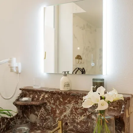 Bed & Breakfast La De Notre Dame Au Pied Du Chateau