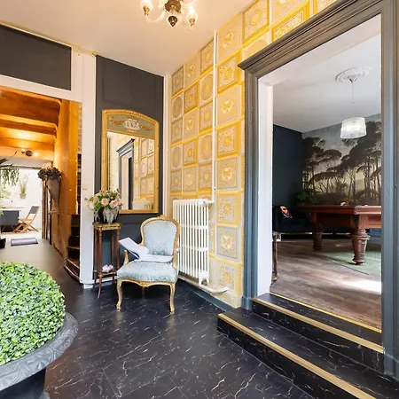 La De Notre Dame Au Pied Du Chateau Panzió 4*