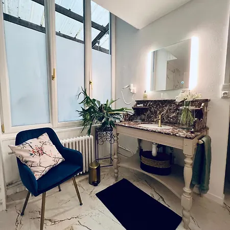 La De Notre Dame Au Pied Du Chateau Sedan