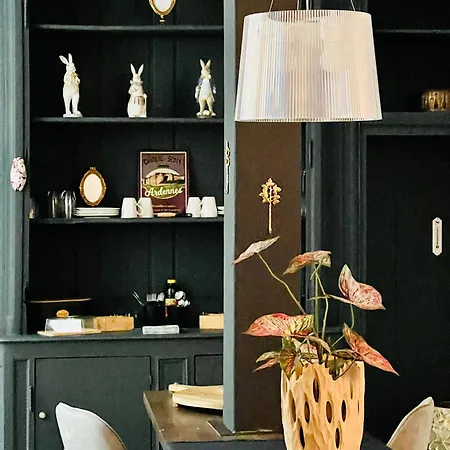 La De Notre Dame Au Pied Du Chateau Sedan