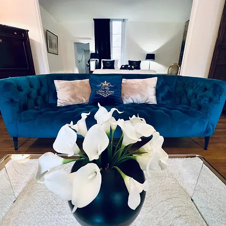 La De Notre Dame Au Pied Du Chateau Couette-café 4*