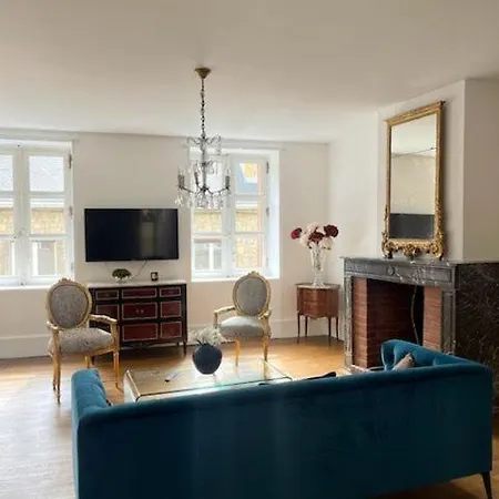 La De Notre Dame Au Pied Du Chateau Sedan