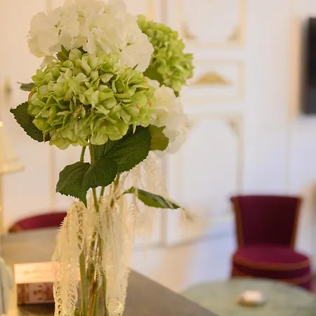 La De Notre Dame Au Pied Du Chateau 4* Sedan