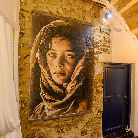 La De Notre Dame Au Pied Du Chateau Couette-café Sedan