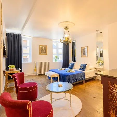 La De Notre Dame Au Pied Du Chateau Sedan