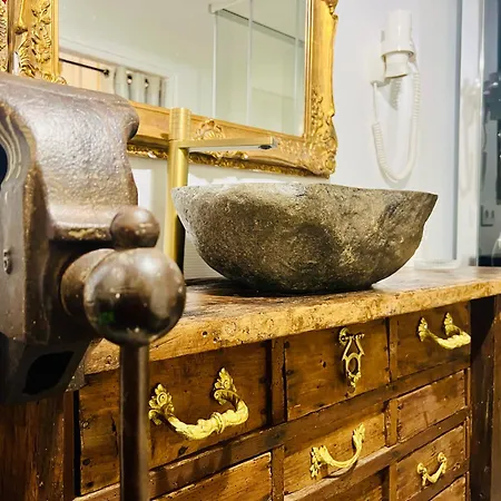 Panzió La De Notre Dame Au Pied Du Chateau 4*